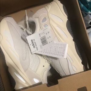 Used yeezy 700 analog